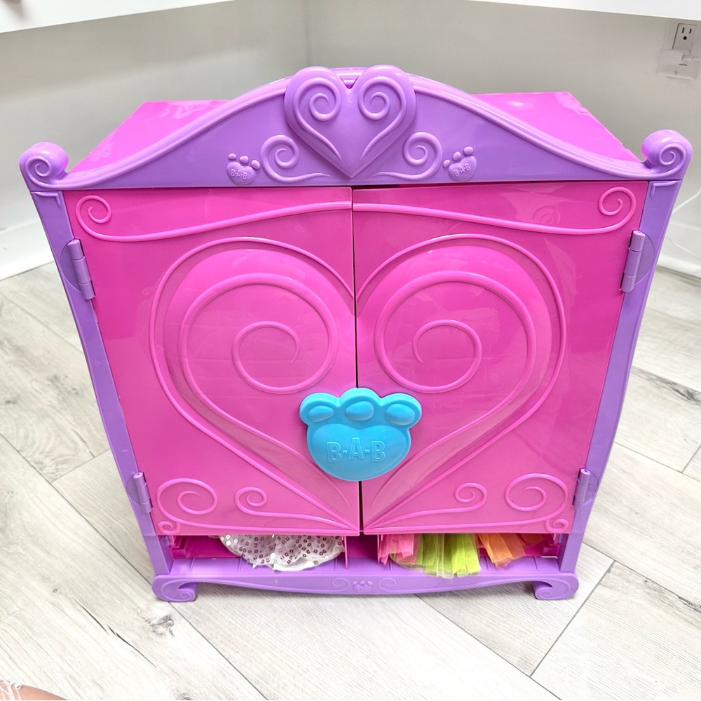 Build-A-Bear Pink and Purple Heart Play Closet with Blue Paw Lock